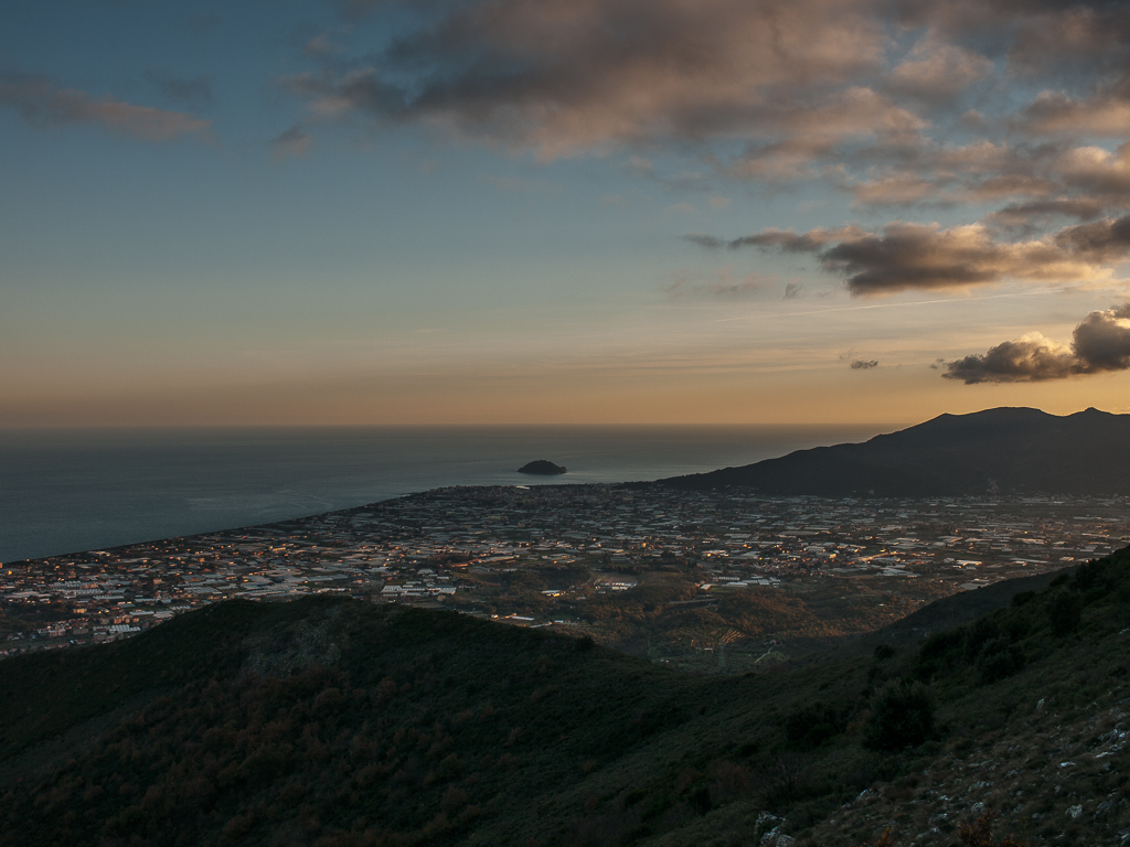 La piana di Albenga e la Gallinara