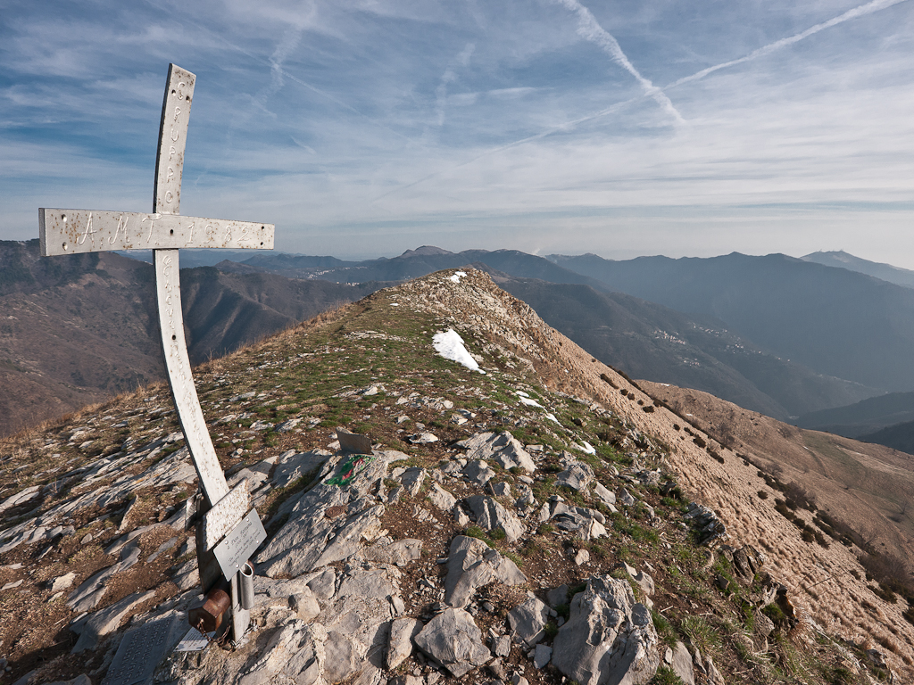 Monte Alpesisa: croce fisheye