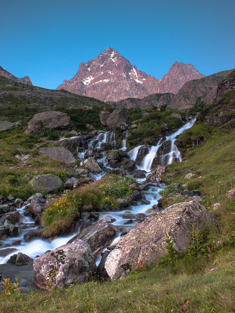 Monviso e cascata del Po<br />(mezz