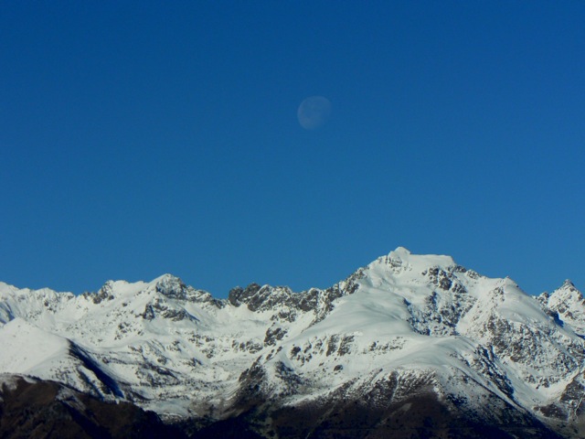 Monti della Valle Roya con luna