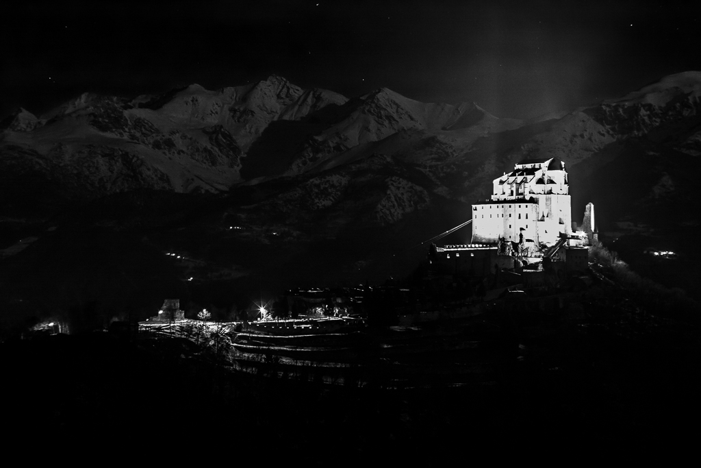La luce nella notte: la Sacra di San Michele - Val di Susa