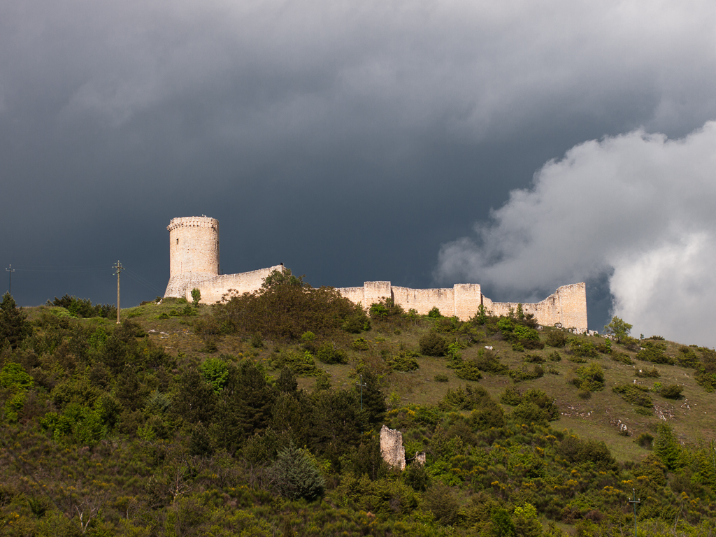 Castello di Bominaco