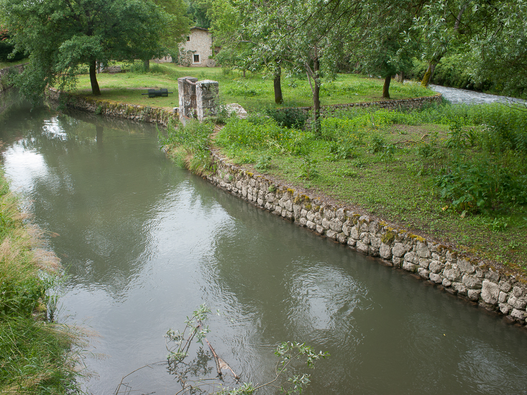 Canale del Fiume Aterno dal ponte romano